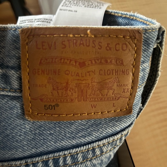 Levi’s 501 Distressed Straight Leg Jeans - Picture 4 of 5